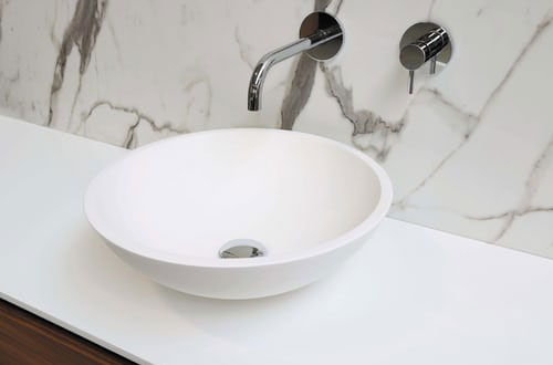 深圳律师Exquisite white single and double faucet Basin